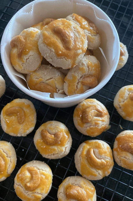 Gluten-Free Singaporean Mini Cashew Cookies